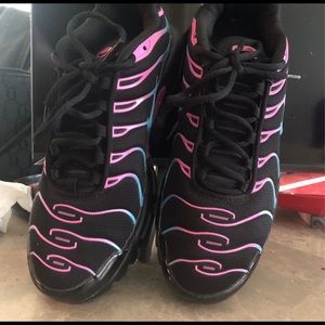 AirMax Plus Black Blue and Pink 8.5 in men